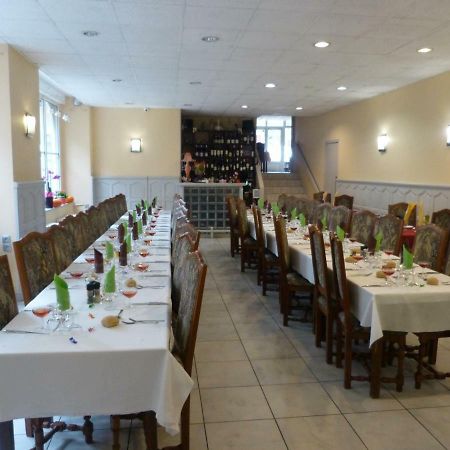 Saint-Chély-dʼApcher Le Lion D'Or酒店 外观 照片